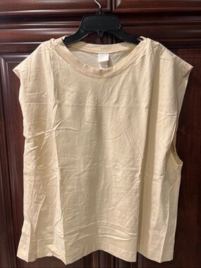 H&M Cream Short Sleeve Crewneck Top